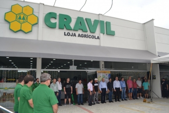 Cravil reinaugura filial em Timbó