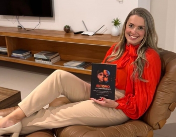 Aniely D’Agostino lança livro que propõe um novo olhar sobre o autismo além do comportamento