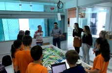 SINFIATEC promove encontro entre estudantes de robótica do SESI e profissionais de arquitetura