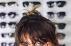 Moda, bom gosto e marcas exclusivas diferenciam as Óticas Diniz no Alto Vale