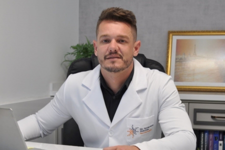Dr. Anderson Zeschau: médico se destaca no Alto Vale com subespecialidade voltada a diagnósticos das doenças neurológicas