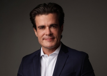 Marco Polo Rios: a história do cirurgião que redefiniu padrões estéticos e criou uma cultura de excelência centrada na paciente