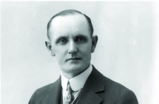 Mecânico, motociclista, piloto, fundador. Você sabe quem foi Walter Davidson?