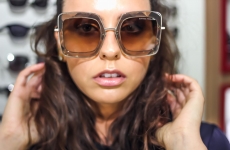 Moda, bom gosto e marcas exclusivas diferenciam as Óticas Diniz no Alto Vale