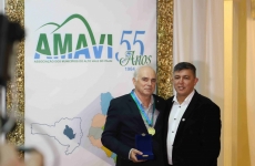 Homenagens marcam aniversário da AMAVI