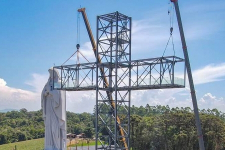 Primeira Cruz Panorâmica do mundo Cruz é erguida em Ituporanga e passa a integrar Santuário que está em construção