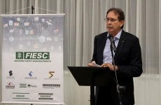 Presidente da FIESC fala sobre avanços na economia catarinense