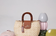 Bolsas de palha JORGE BISCHOFF: criações artesanais em modelos que vão da praia à cidade