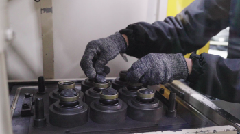 Vedamotors: Retentores fabricados de ponta a ponta são destaque no Salão das Motopeças