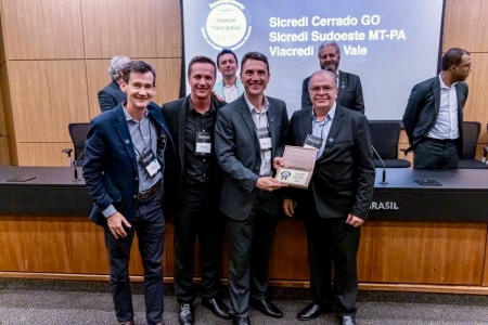 Viacredi Alto Vale recebe novamente reconhecimento nacional