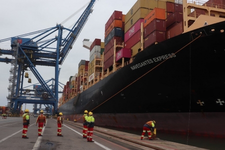 Navegantes em SC recebe navio gigante com mesmo nome da cidade
